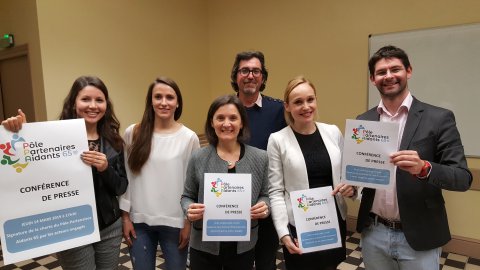 Conférence de presse pour la signature de la charte du pôle partenaires aidants 65 Conférence de presse pour la signature de la charte du pôle partenaires aidants 65